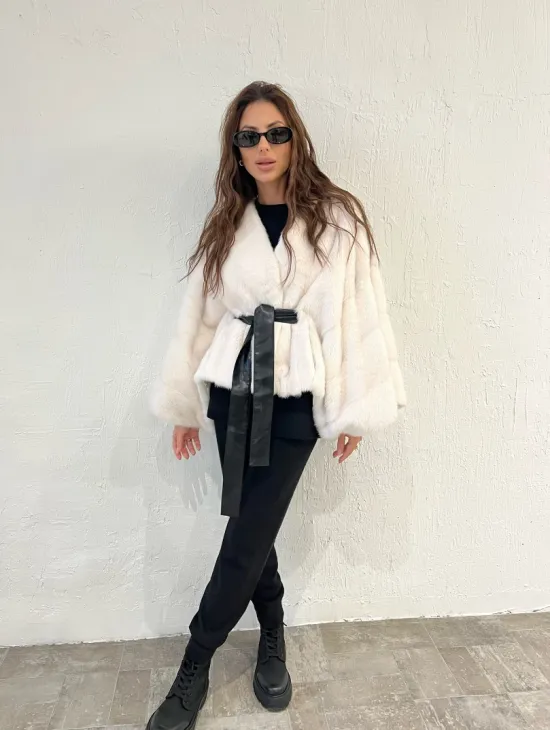 Белое болеро (жакет) из меха норки