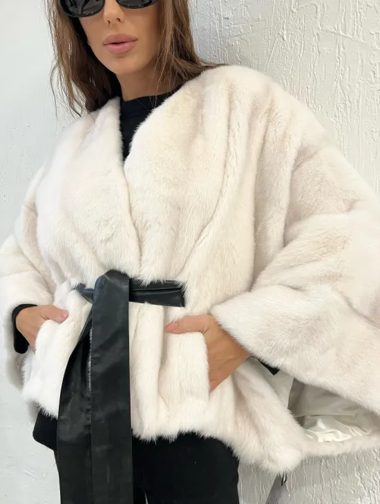 Белое болеро (жакет) из меха норки