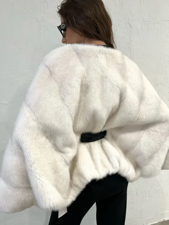 Белое болеро (жакет) из меха норки