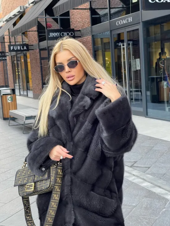 Шуба из меха норки с английским воротником - цвет графит