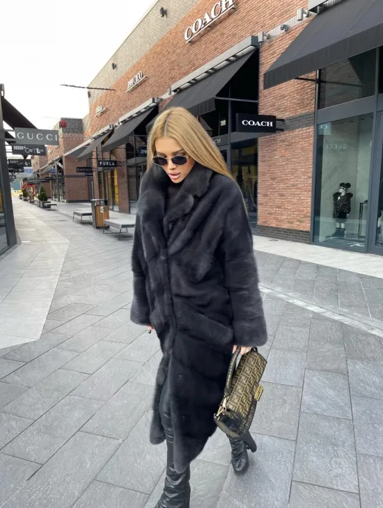 Шуба из меха норки с английским воротником - цвет графит