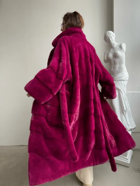 Шуба из меха плюшевой норки Velvet - английский воротник