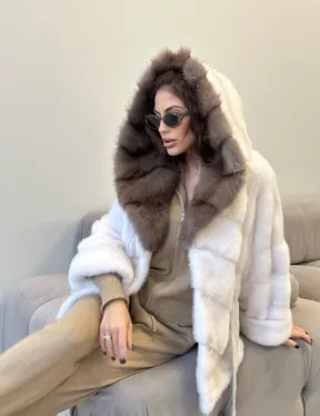 Норковая шуба - пончо с капюшоном из меха куницы