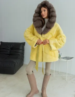 Норковое пончо - шуба с капюшоном из меха куницы - желтого цвета
