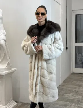 Шуба из меха норки Velvet с капюшоном из меха куницы