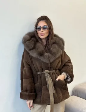 Шуба пончо из меха норки с капюшоном куница - цвет соболь