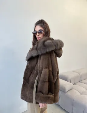 Шуба пончо из меха норки с капюшоном куница - цвет соболь