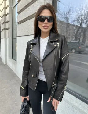 Куртка из натуральной кожи черного цвета