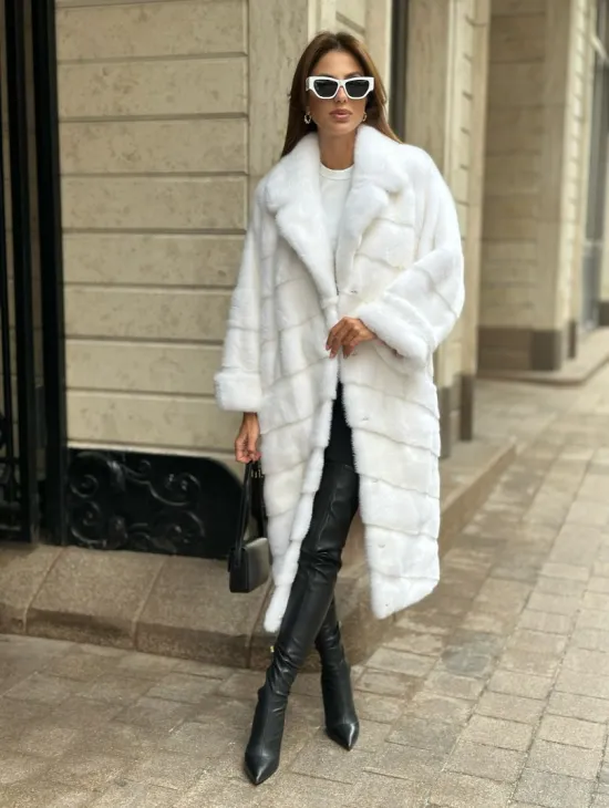 Белая шуба из мех норки NAFA