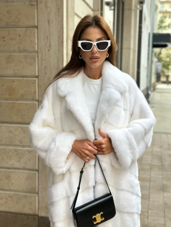 Белая шуба из мех норки NAFA