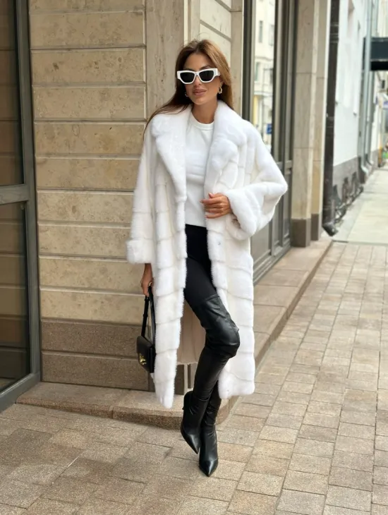 Белая шуба из мех норки NAFA