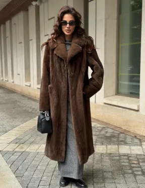 Шуба из меха норки в натуральном цвете под соболь