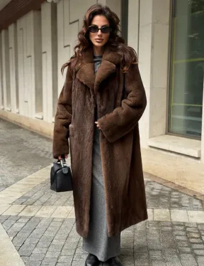 Шуба из меха норки в натуральном цвете под соболь