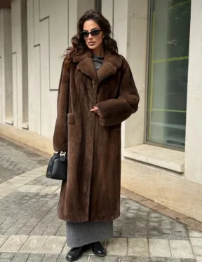 Шуба из меха норки в натуральном цвете под соболь