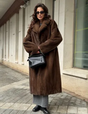 Шуба из меха норки в натуральном цвете под соболь