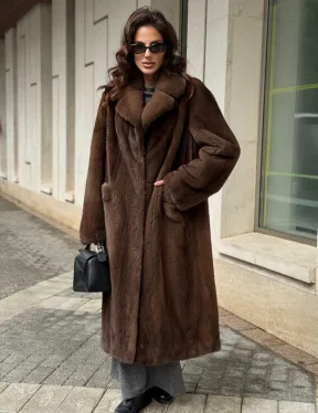 Шуба из меха норки в натуральном цвете под соболь