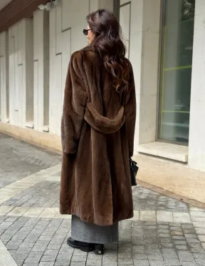 Шуба из меха норки в натуральном цвете под соболь