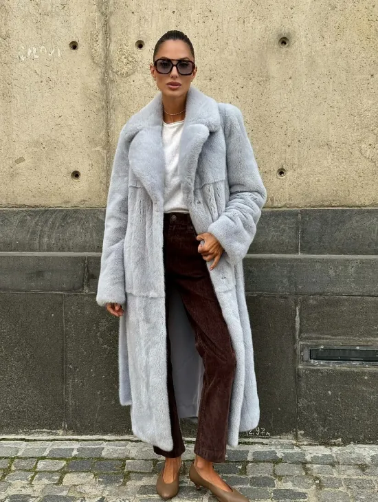 Голубая шуба из плюшевой норки “Velvet”