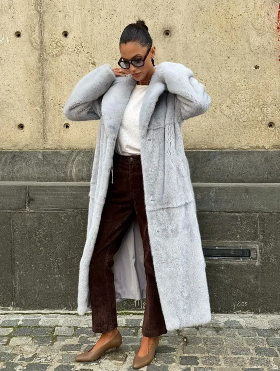 Голубая шуба из плюшевой норки “Velvet”