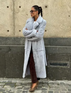 Голубая шуба из плюшевой норки “Velvet”