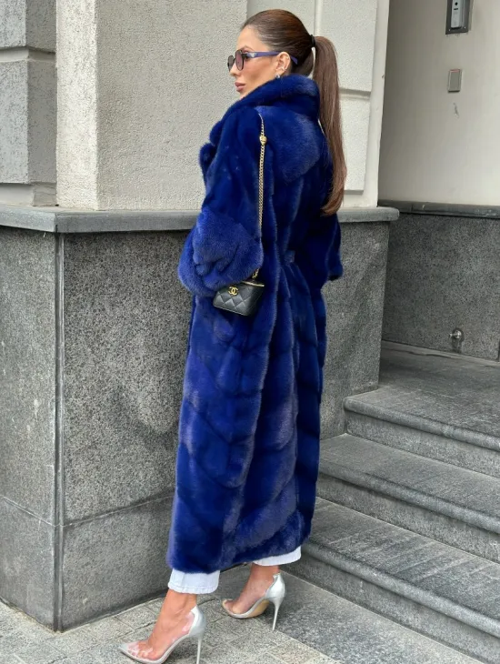 Норковая шуба - цвет электрик