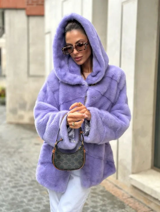 Короткая норковая шуба с капюшоном - цвет лиловый