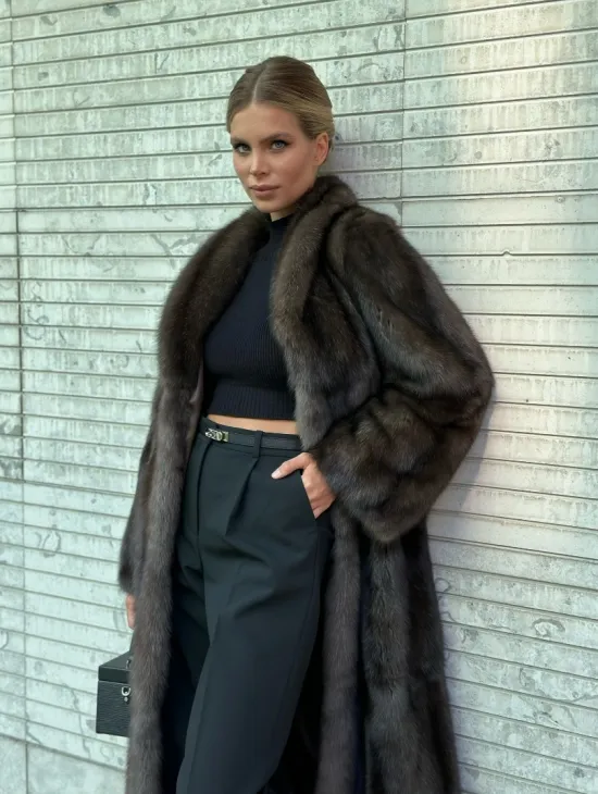 Классическое пальто из меха соболя седина 1/2