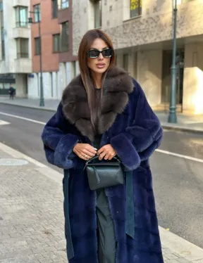 Роскошная норковая шуба с воротником из меха куницы в цвете индиго
