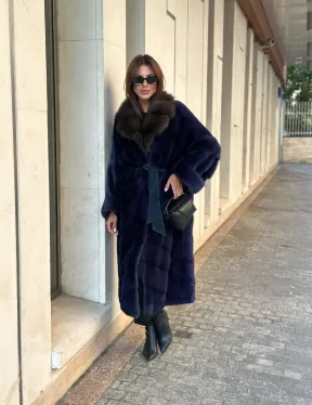 Роскошная норковая шуба с воротником из меха куницы в цвете индиго