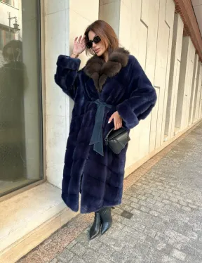 Роскошная норковая шуба с воротником из меха куницы в цвете индиго