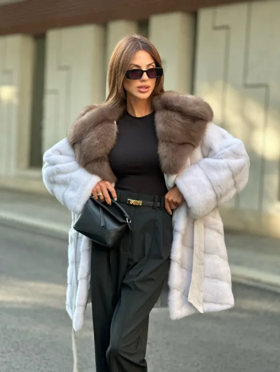 Шуба норковая с капюшоном из меха куницы - цвет жемчуг