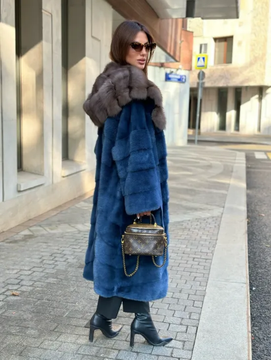 Роскошная норковая шуба с капюшоном из меха куницы - цвет королевский синий