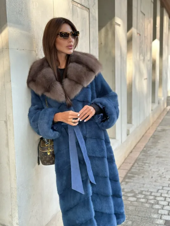 Роскошная норковая шуба с капюшоном из меха куницы - цвет королевский синий
