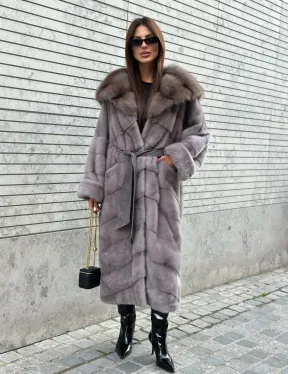 Изысканная норковая шуба с капюшоном из меха куницы