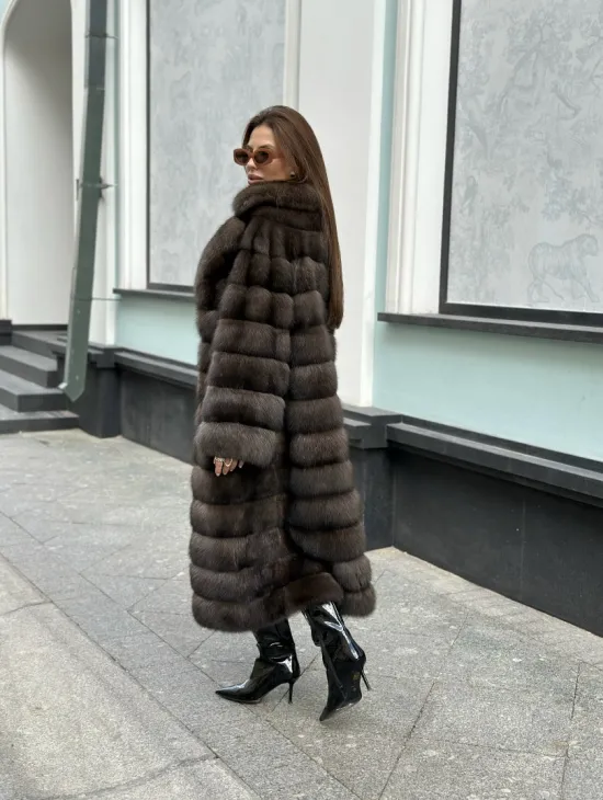 Изысканное пальто из баргузинского соболя с английским воротником седина 1/2