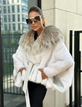 Белое норковое манто с капюшоном из меха рыси