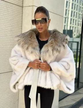 Белое норковое манто с капюшоном из меха рыси
