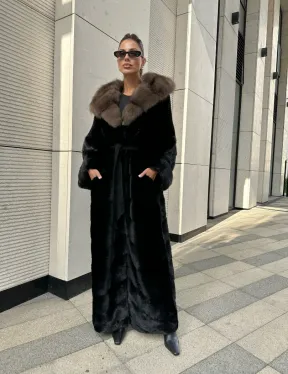 Роскошная шуба из финской норки с капюшоном из меха куницы - черный бриллиант