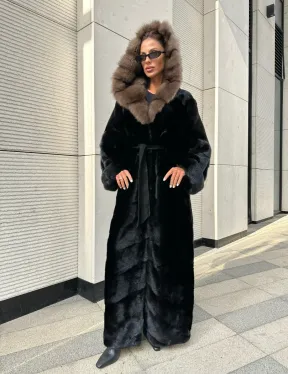 Роскошная шуба из финской норки с капюшоном из меха куницы - черный бриллиант