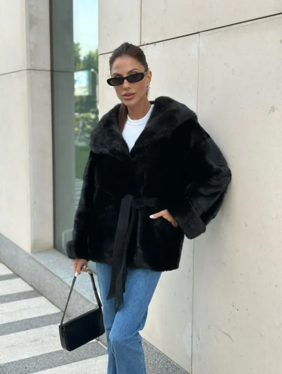 Черная норковая шуба с капюшоном - автоледи