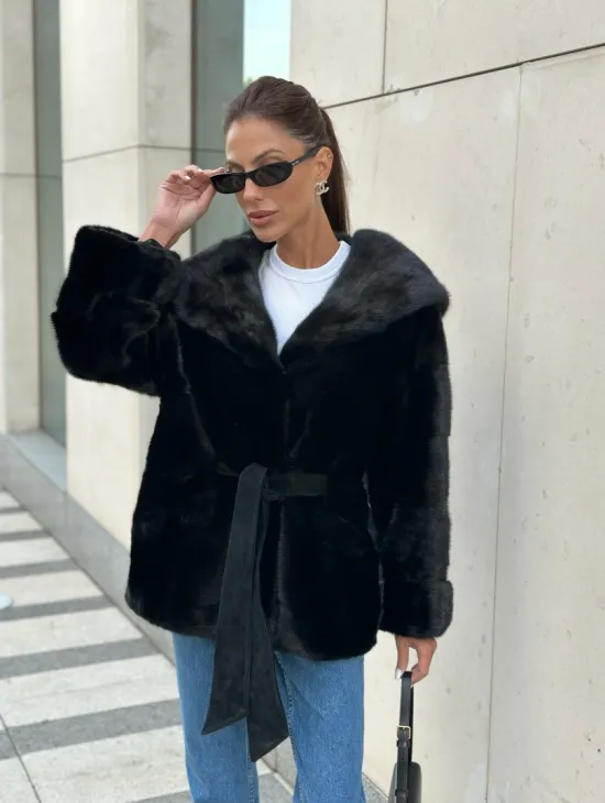 Черная норковая шуба с капюшоном - автоледи