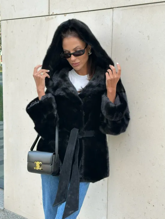 Черная норковая шуба с капюшоном - автоледи