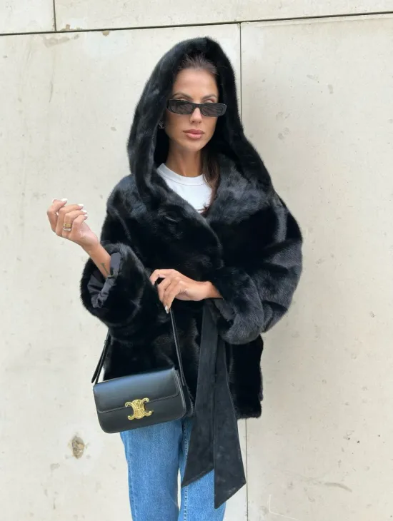 Черная норковая шуба с капюшоном - автоледи