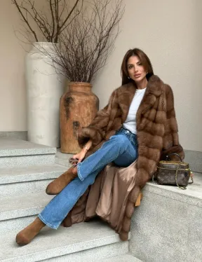 Стильное пальто из меха соболиной норки - цвет соболь