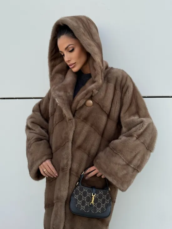 Женская норковая шуба NAFA MINK с капюшоном - цвет пастель