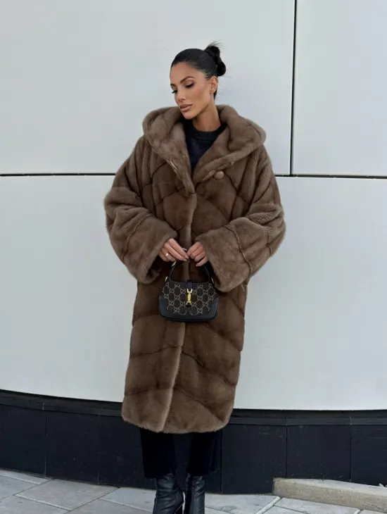 Женская норковая шуба NAFA MINK с капюшоном - цвет пастель