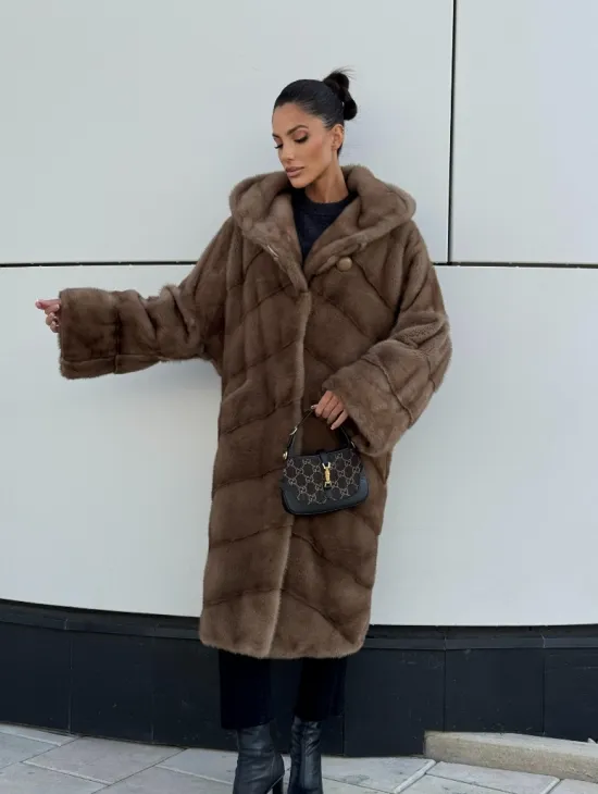 Женская норковая шуба NAFA MINK с капюшоном - цвет пастель