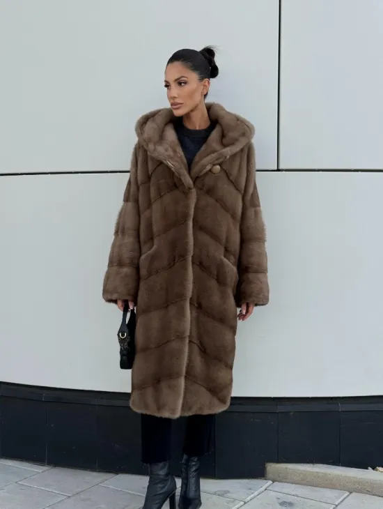 Женская норковая шуба NAFA MINK с капюшоном - цвет пастель
