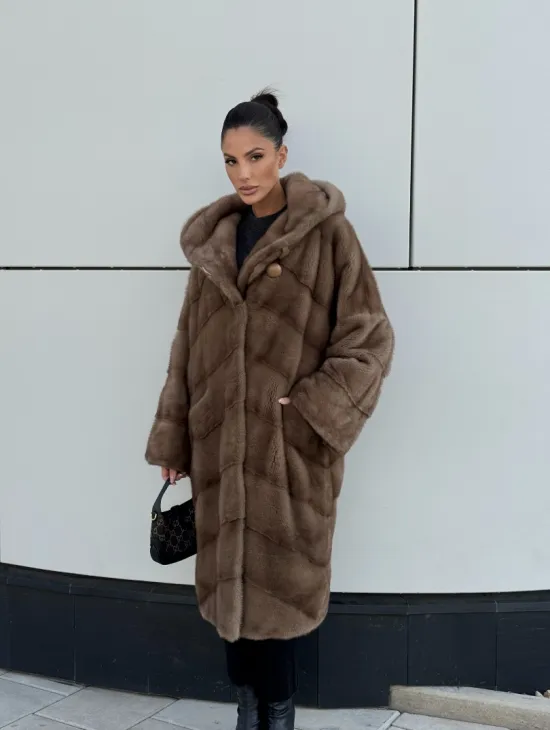 Женская норковая шуба NAFA MINK с капюшоном - цвет пастель