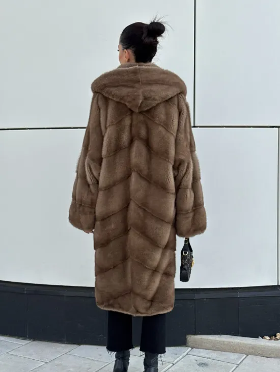 Женская норковая шуба NAFA MINK с капюшоном - цвет пастель